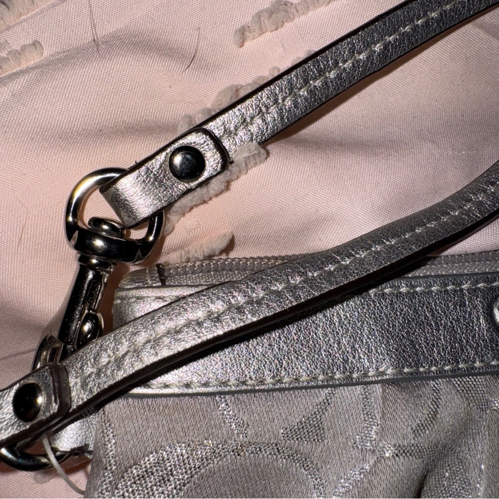 Coach silver metallic wristlet - Picture 3 of 10